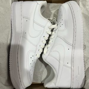 BRAND NEW - White Nike Air Force 1 Women’s size 7